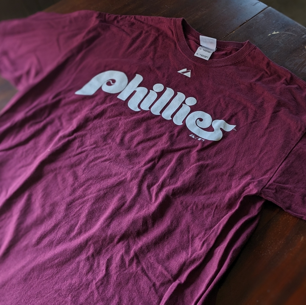 MLB Phillies Mens T Shirt size XL